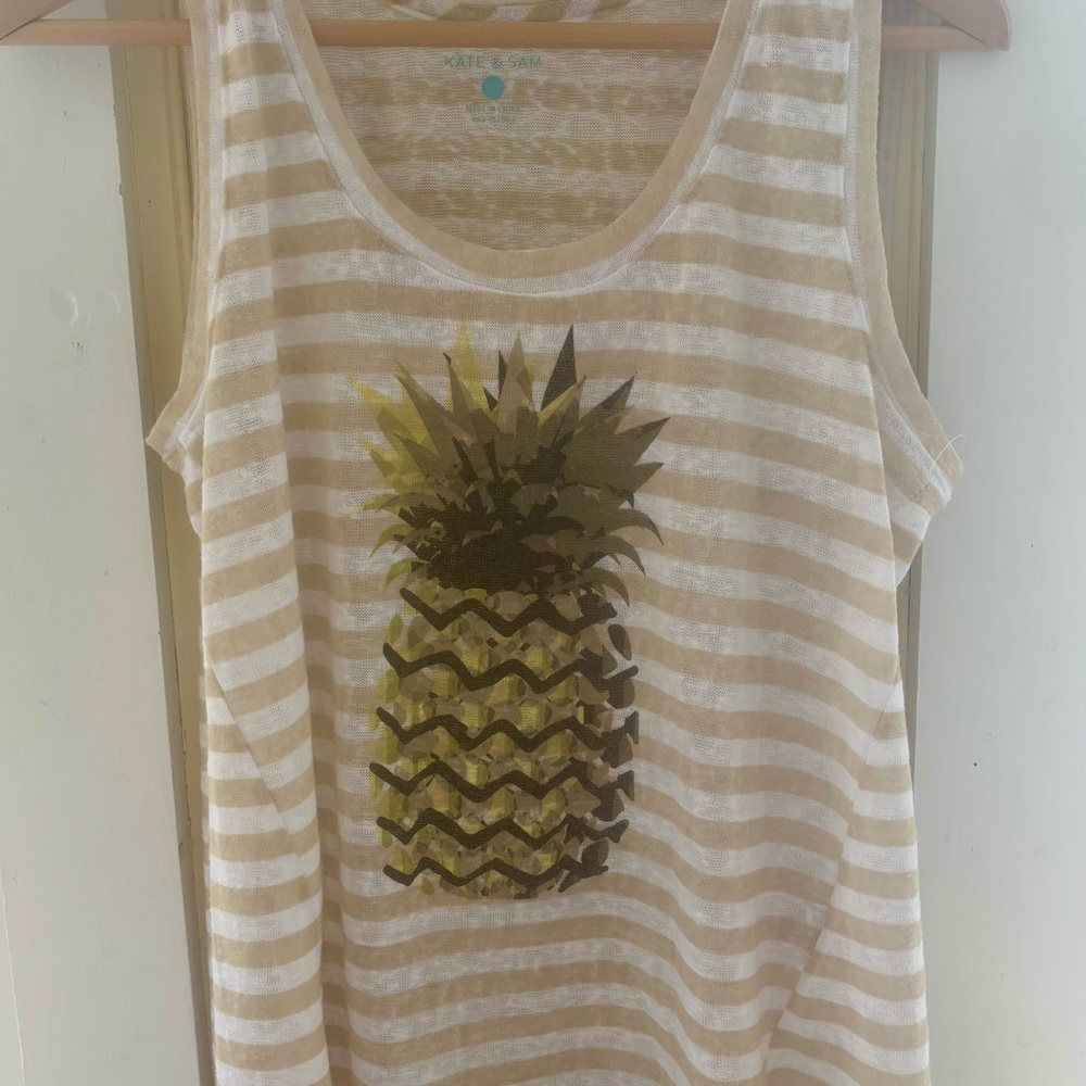 Tan and White Graphic Pineapple Tank Top